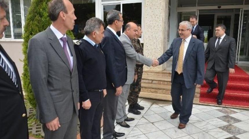 Vali G&uuml;ven&ccedil;er &lsquo;den Emniyet Personeline Ziyaret
