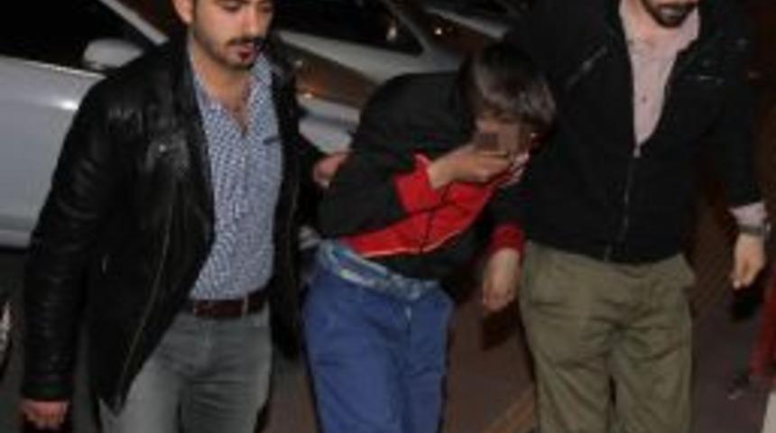 Caminin &Ccedil;ay Ocağını Soyan Hırsız Su&ccedil;&uuml;st&uuml; Yakalandı