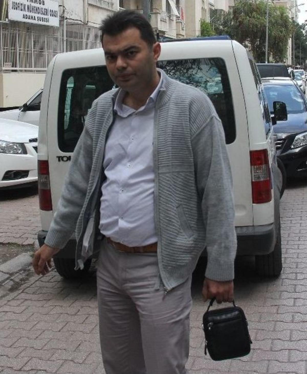 Gelin Arabalarından Sonra Bu Kez Bir M&uuml;teahhidin Otomobilinden 120 Bin Lira &Ccedil;alındı