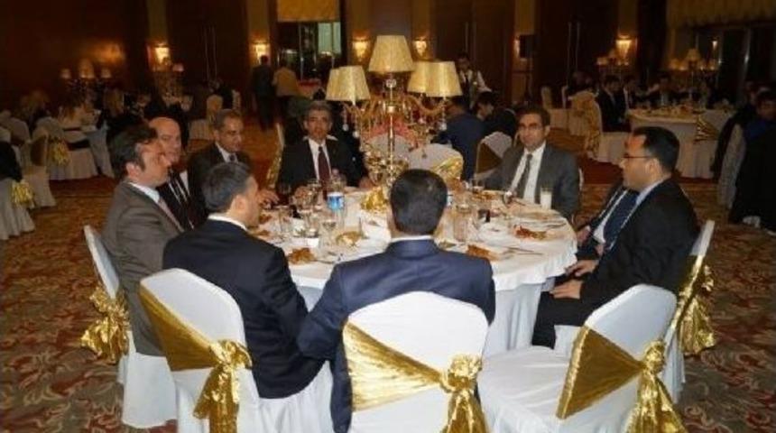 Avukatlar Yemekte Buluştu