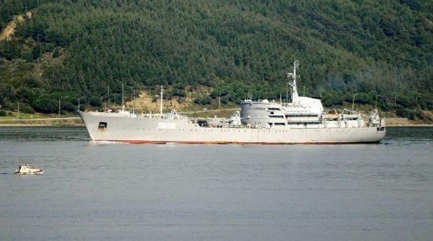 Rus Askeri Gemisi &Ccedil;anakkale Boğazından Ge&ccedil;ti