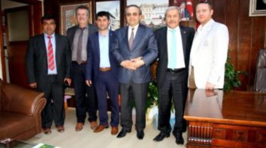 Rekt&ouml;r &Ouml;zcan'dan Başkan Şahin'e Ziyaret