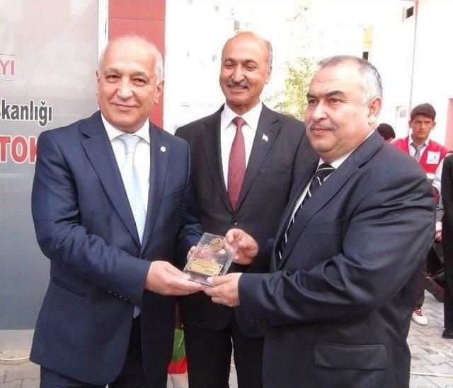 T&uuml;rk Kızılayı Genel Başkanı Akar Silifke&rsquo;de 2