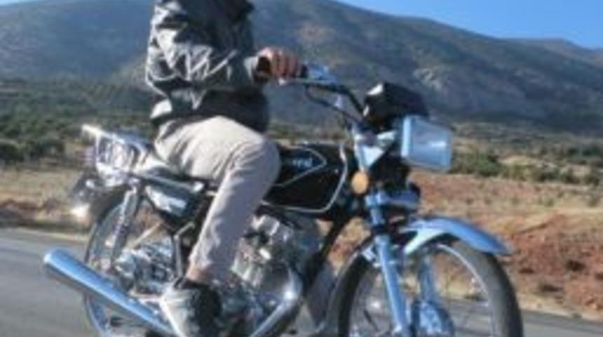 Motosiklet Yarışı &Ouml;l&uuml;m Getirdi