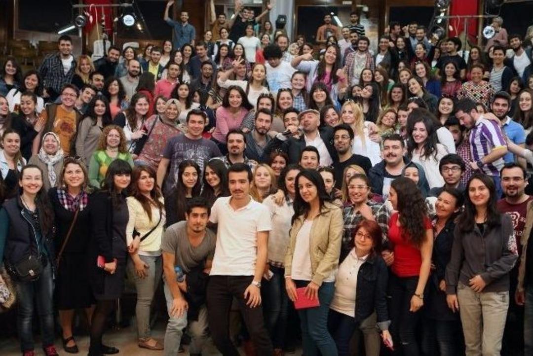 Şovmen Ceyhun Yılmaz, &Ccedil;ukurova &Uuml;niversitesi'nde &Ouml;ğrencilerle Buluştu