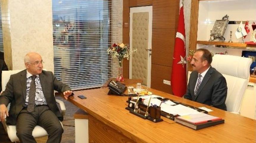 Tbmm Başkanı &Ccedil;i&ccedil;ek, G&ouml;lbaşı Belediye Başkanı Duruay&rsquo;ı Ziyaret Etti