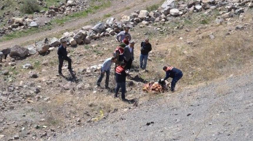 G&uuml;ney &Ccedil;evre Yolu'nda Erkek Cesedi Bulundu