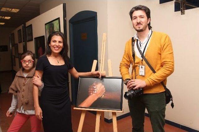 Afrikalı &Ccedil;ocukları T&uuml;rkiye&rsquo;ye Getirmek İ&ccedil;in Fotoğraf Sergisi A&ccedil;tı 1