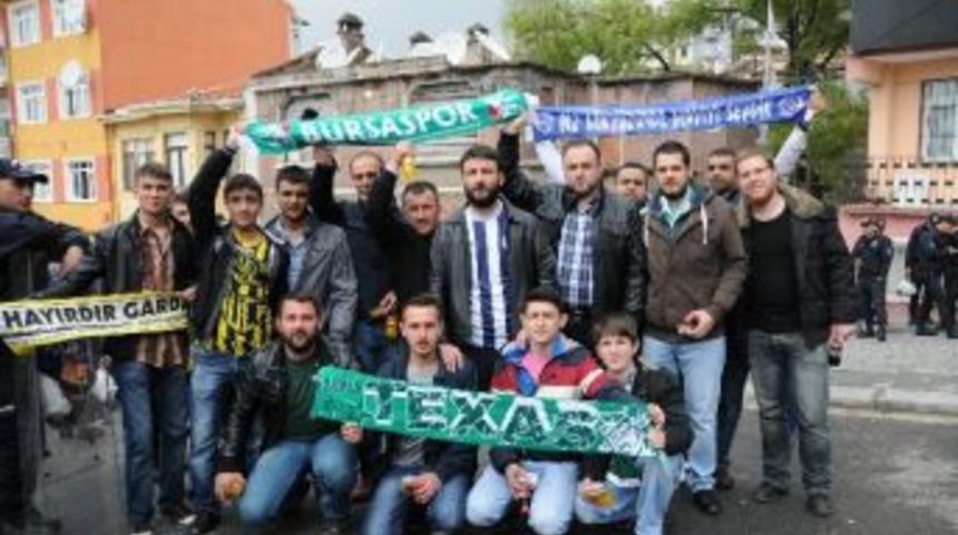 Kasımpaşalı Taraftarlardan Bursasporlulara Jest