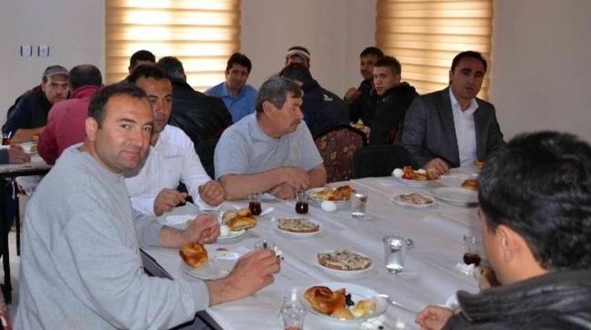 Başkan &Ouml;zkan Jeotermal Ekibiyle Kahvaltıda Buluştu