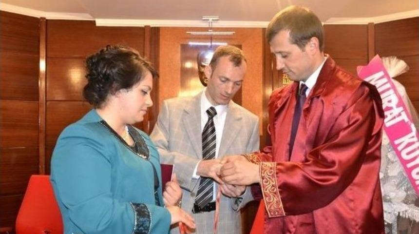 &Ccedil;erkezk&ouml;y Belediye Başkanı Akay İlk Nikahını Kıydı