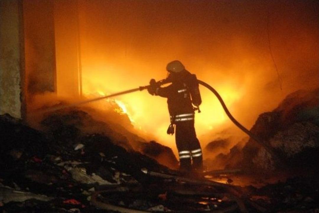 Denizli &Uuml;&ccedil;gen &Ccedil;arşısı'nda &Ccedil;ıkan Yangın G&uuml;&ccedil;l&uuml;kle S&ouml;nd&uuml;r&uuml;ld&uuml;