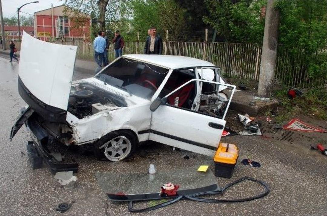 Kaza Yapan S&uuml;r&uuml;c&uuml; Ortalığı Birbirine Kattı