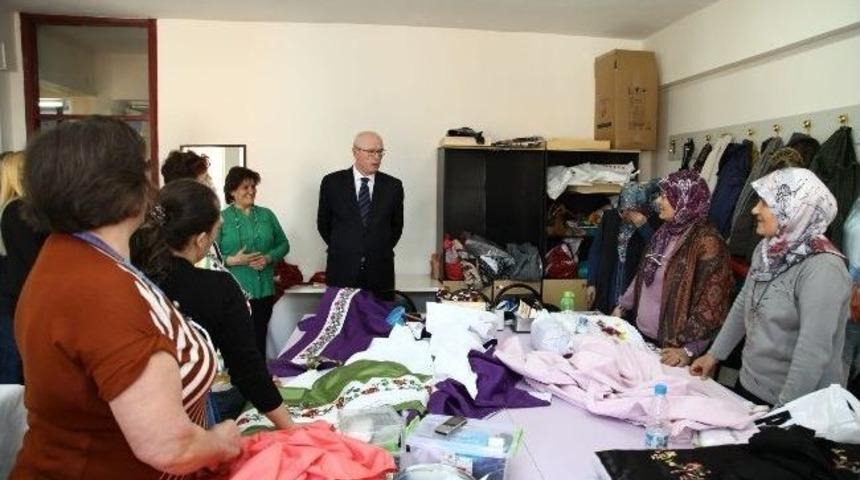 Başkan Kurt Belediye Hizmet Binalarını İnceledi