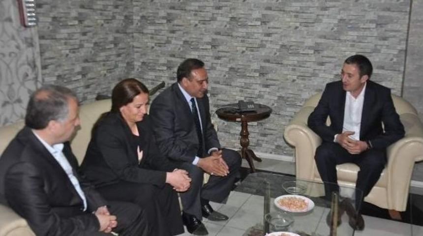 Ak Parti'den Bdp'li Belediye Başkanına Tebrik Ziyareti
