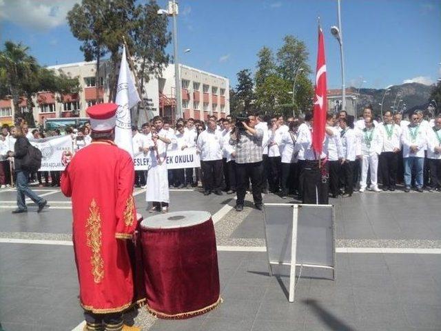 Marmaris’te Mehteran Eşliğinde Aşçılar Bayramı Kutlaması