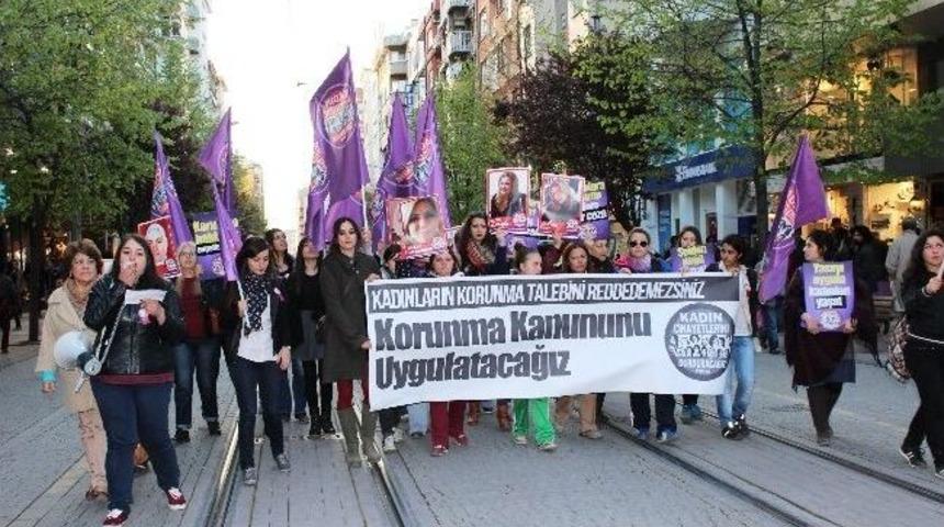 Eskişehir&rsquo;de Kadın Cinayetleri Protesto Edildi