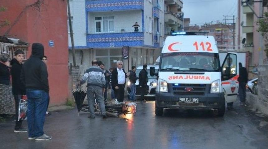 Kamyonetle Motosiklet &Ccedil;arpıştı: 1 Yaralı