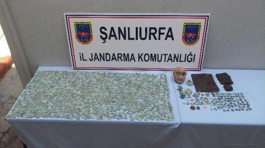 Akaryakıt İstasyonunda Paha Bi&ccedil;ilemez Tarihi Eserler Ele Ge&ccedil;irildi