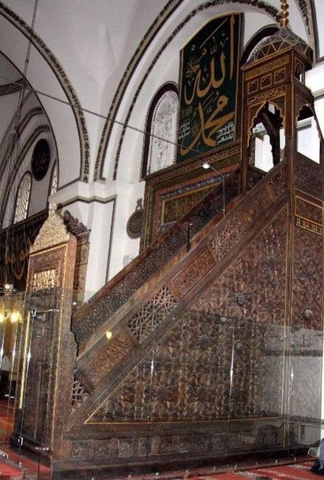 (&ouml;zel Haber) Ulucami&rsquo;nin 600 Yıllık Minberi Uzay Bilimine Işık Tutuyor