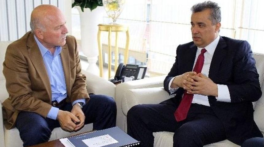 Başkan Sekmen, Paland&ouml;ken'e De El Attı