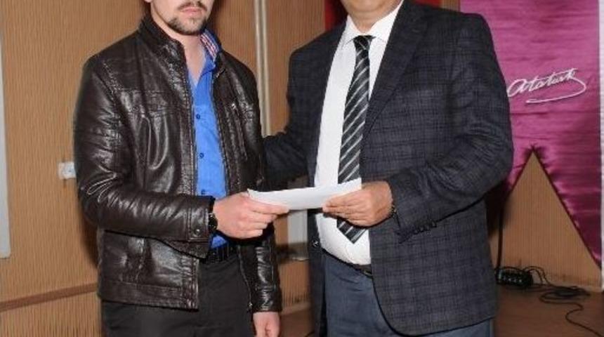 Iğdır &Uuml;niversitesinde &ldquo;kur'an-ı Kerim Meali Bilgi Yarışması&rdquo; &Ouml;d&uuml;l T&ouml;reni