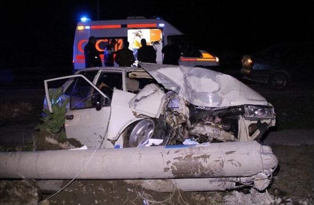 Hurdaya D&ouml;nen Otomobilden Yaralı &Ccedil;ıktılar