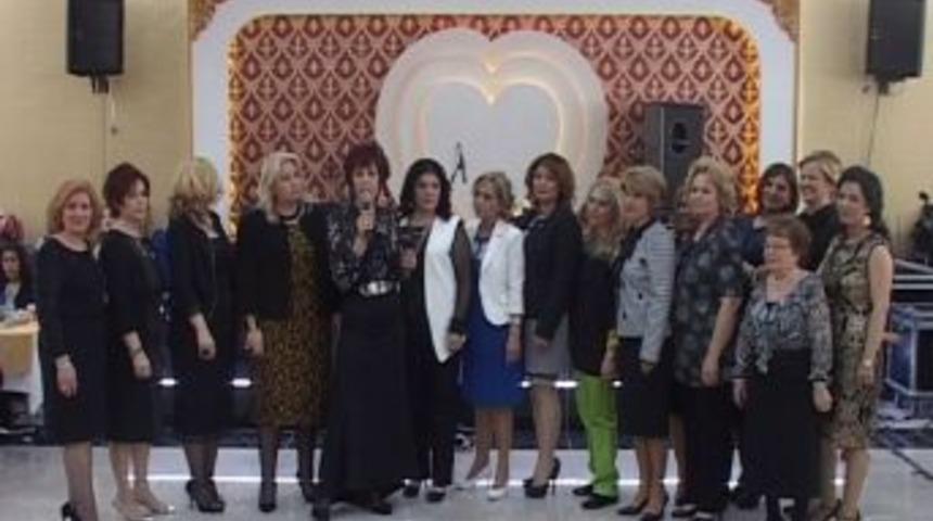 Yardım Sever Bayanlar, &Ouml;ğrencilere Burs Toplamak İ&ccedil;in Bir Araya Geldi