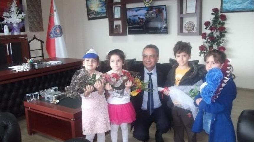 Minikler Polis Amcalarını Ziyaret Etti