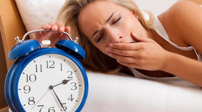 Kalitesiz uyku nedir? Kalitesiz uyku sebepleri nelerdir? Kalitesiz uykunun zararları nelerdir?