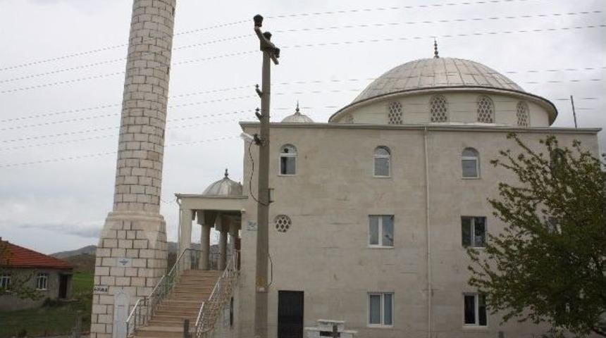 8 Ayda Bitirilen Cami Hizmete A&ccedil;ıldı