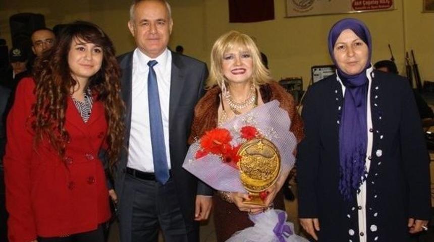 G&uuml;lden Karab&ouml;cek, Polisler İ&ccedil;in S&ouml;yledi