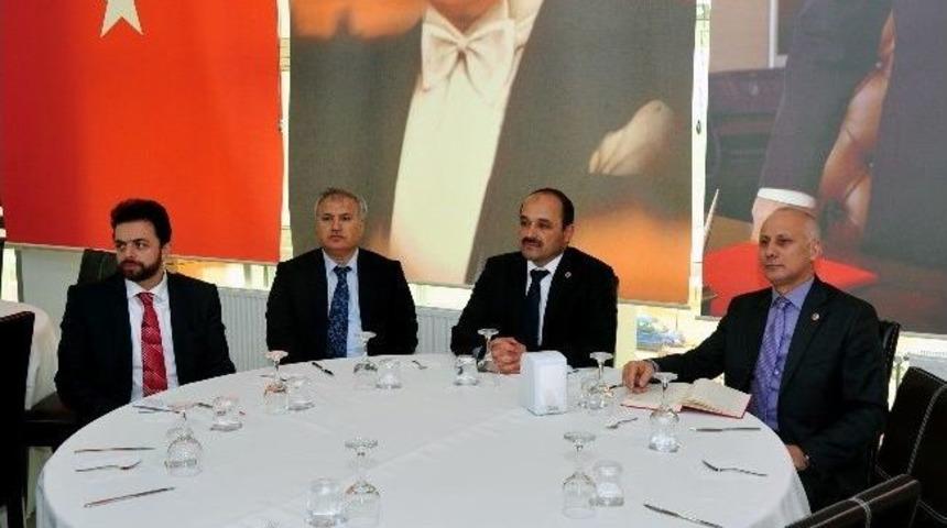 K&uuml;&rsquo;de Yabancı &Ouml;ğrencilerin Durumu Değerlendirildi