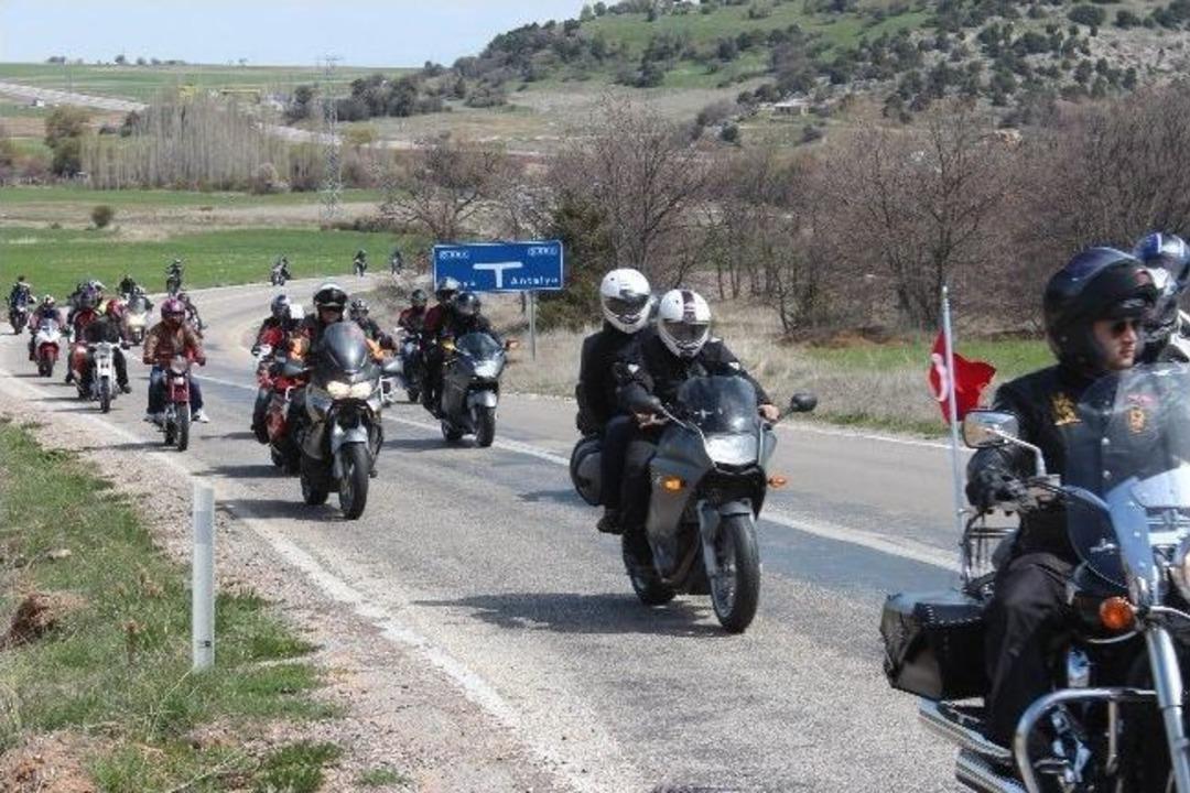 Motosiklet Tutkunları Beyşehir&rsquo;de Buluştu