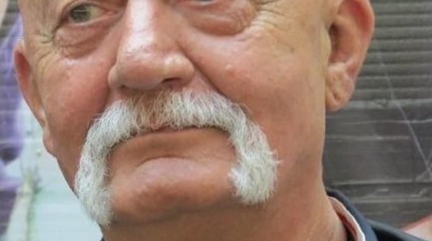 Sanat&ccedil;ı S&uuml;mer Tilma&ccedil;: