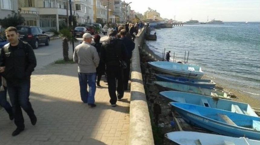 Bursalılar G&uuml;neşli Havada Mudanya'ya Akın Etti