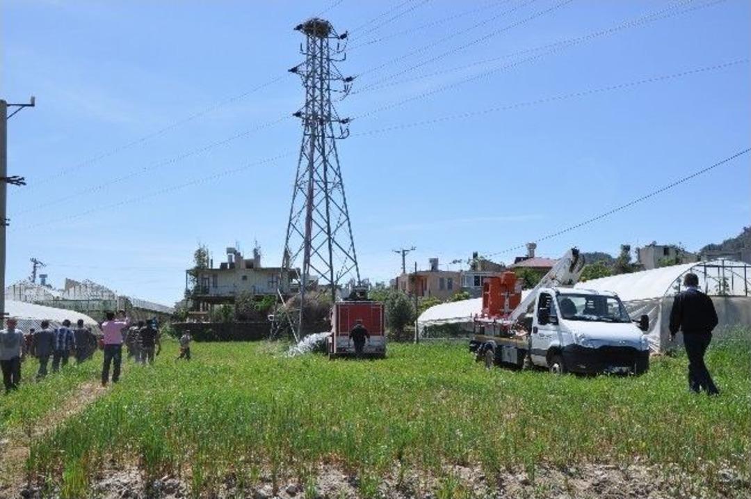 Y&uuml;ksek Gerilime Kapılan İş&ccedil;i Baş Aşağı Asılı Kaldı