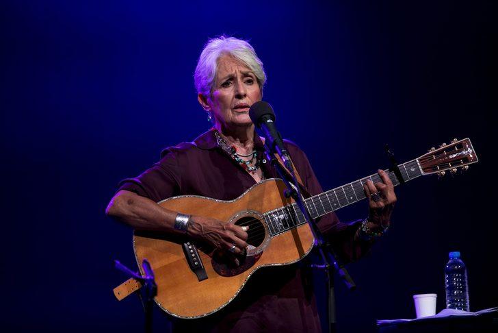 Joan Baez İstanbul'da son kez konser verdi G1