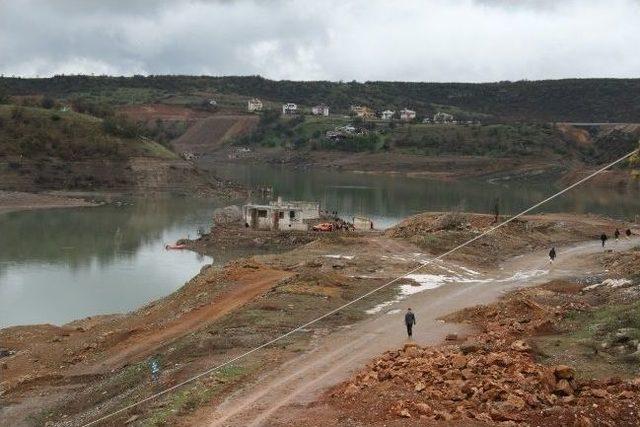 Liseli Kızın Cesedi Baraj G&ouml;l&uuml;nde Bulundu 1