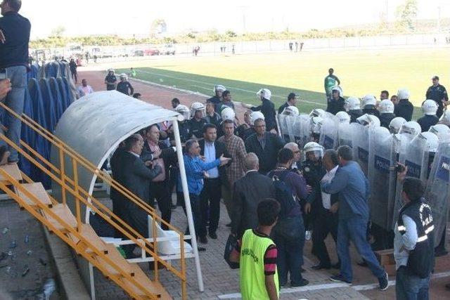 Çevik Kuvvet Gölgesinde Maç 1