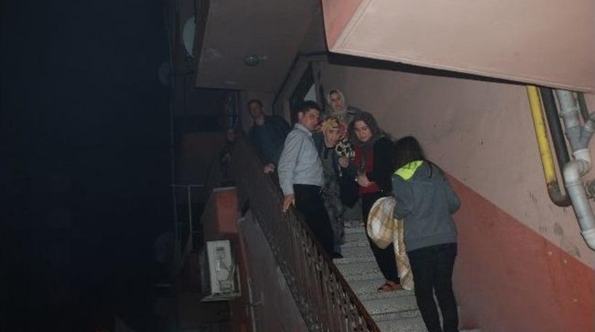 Lokantada &Ccedil;ıkan Yangın Paniğe Neden Oldu