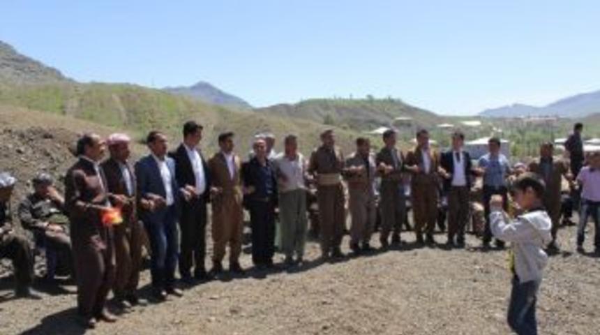 Kuzey Irak Sınırında Baharın Gelişiyle Birlikte D&uuml;ğ&uuml;n Sezonu Başladı