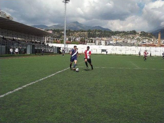 K&ouml;pr&uuml;l&uuml; Ka&ccedil;tı, Yıldız Yakalayamadı 1