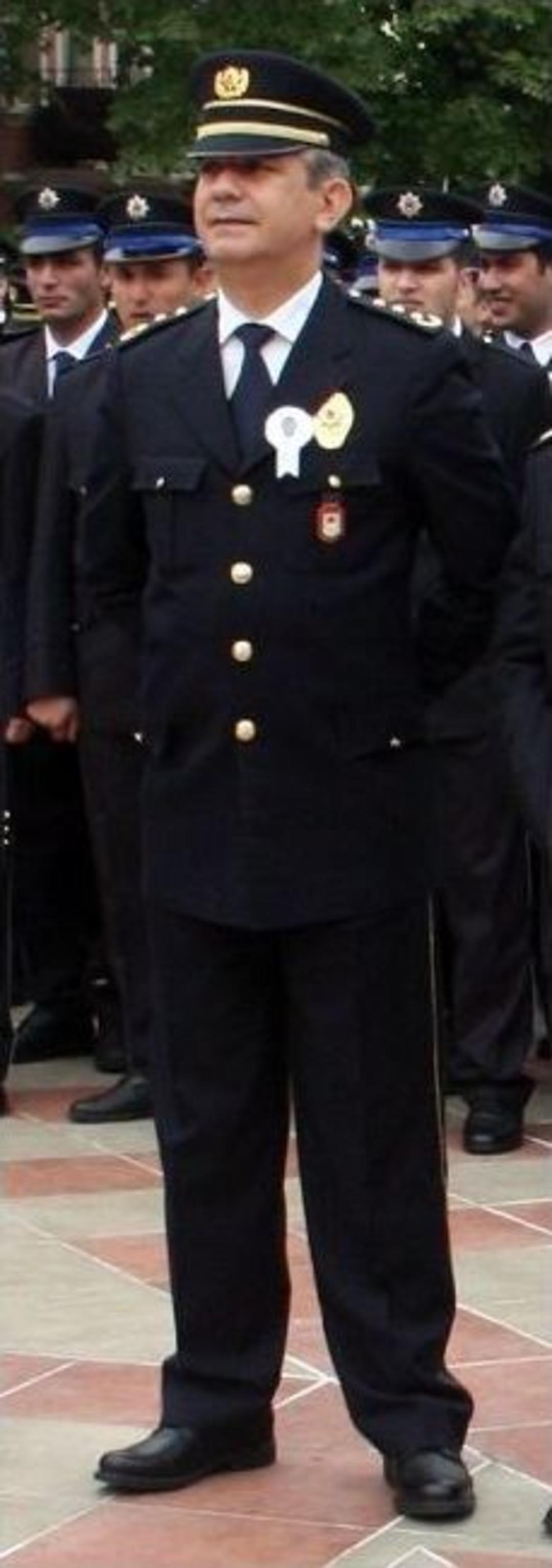 Emniyet M&uuml;d&uuml;r Yardımcısının 2 Polisin Vurulmasına Y&uuml;reği Dayanmadı