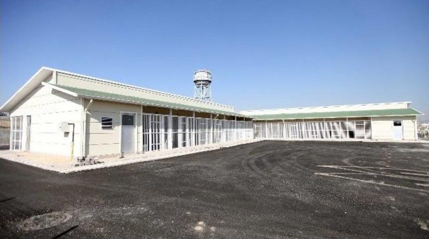 Can Dostlar Emin Ellerde