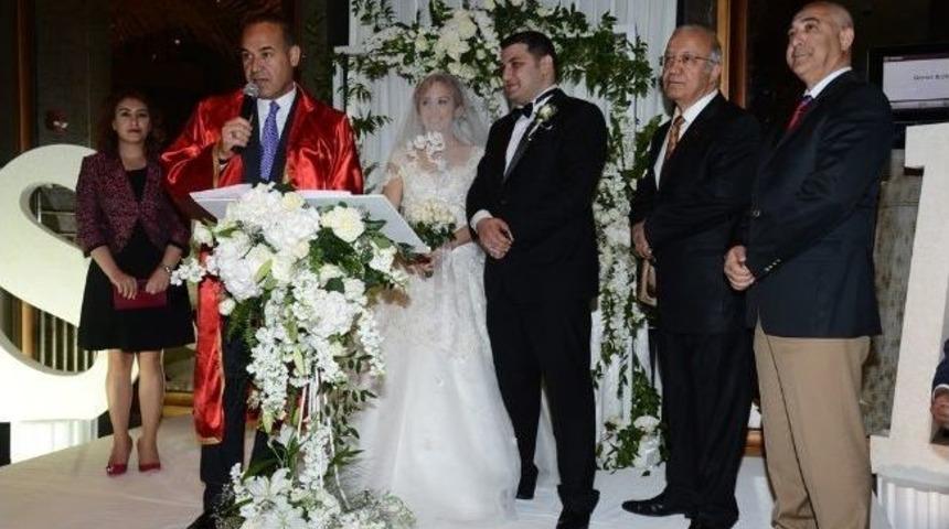H&uuml;seyin S&ouml;zl&uuml;&rsquo;den İlk Nikah
