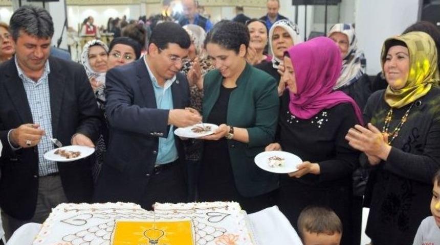 T&uuml;t&uuml;nc&uuml;, Ak Parti Kepez İl&ccedil;e Kadın Kolları İle Bir Araya Geldi
