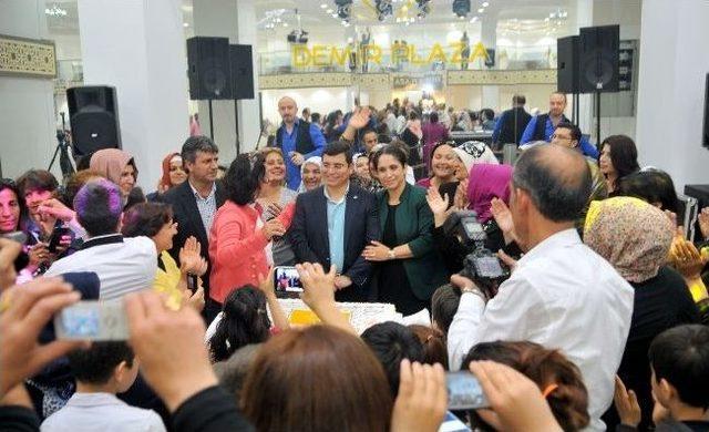 Tütüncü, Ak Parti Kepez İlçe Kadın Kolları İle Bir Araya Geldi