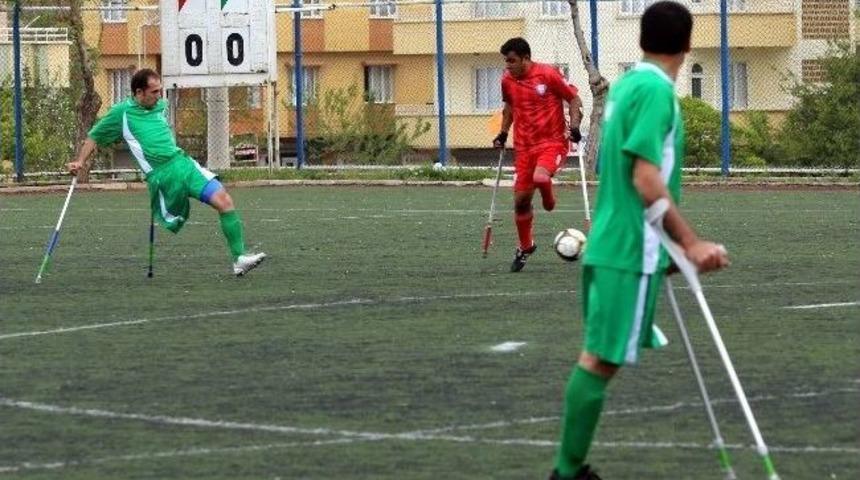 Şahinbey Belediye Ampute Takımı Ligi Lider Bitirdi