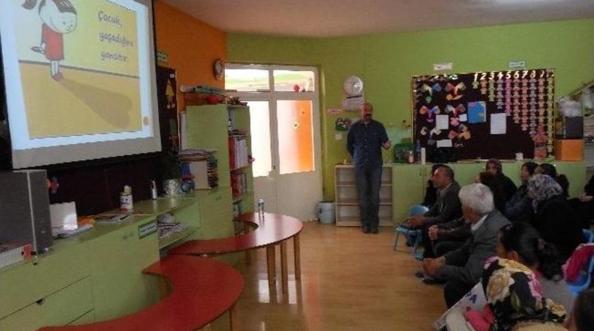 Velilere Aile Eğitimi Semineri Verildi